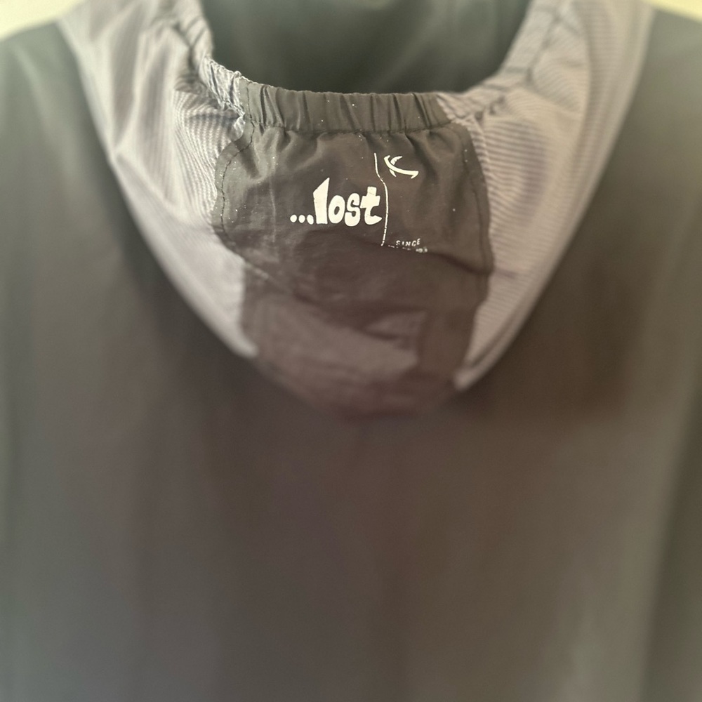 Men's Lost windbreaker. Black and grey. Size Med. 1101 - Picture 4 of 9